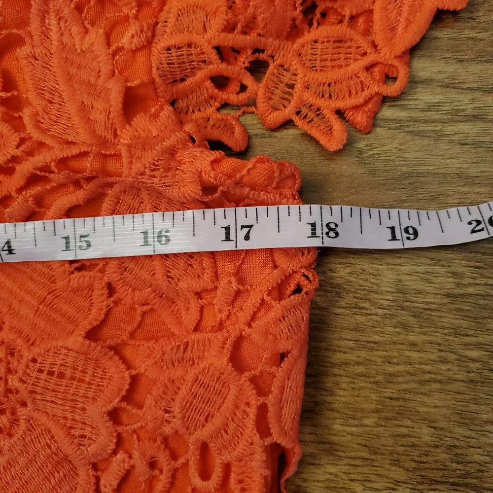 Simply Irresistible Small Lace Blouse - Picture 5 of 6